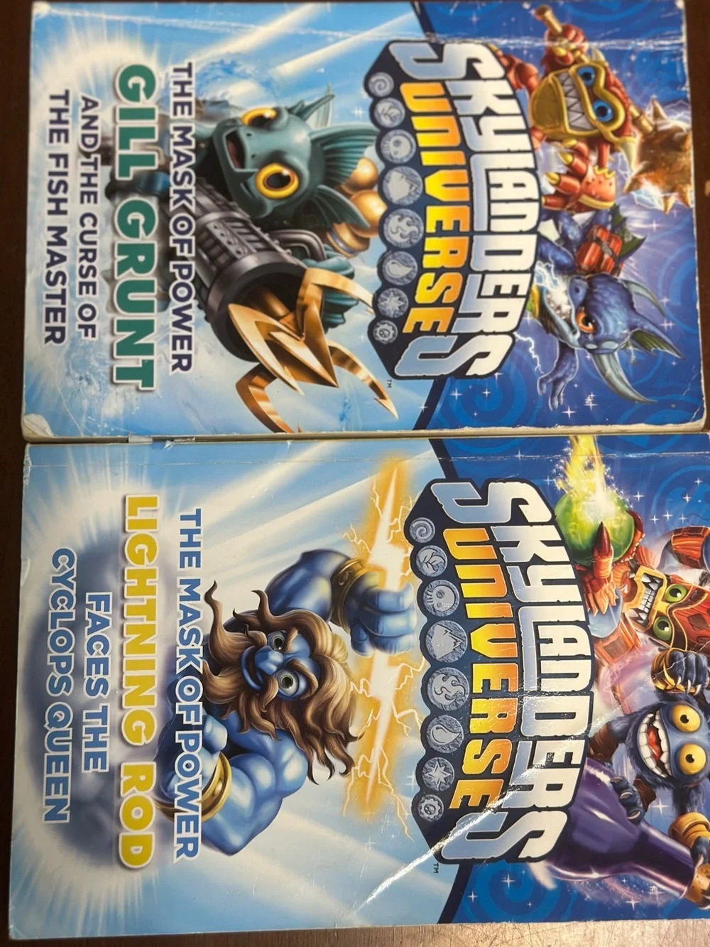 2 book set Skylanders Universe - Mask of Power Gil Grunt Lightning Rod READ DESC
